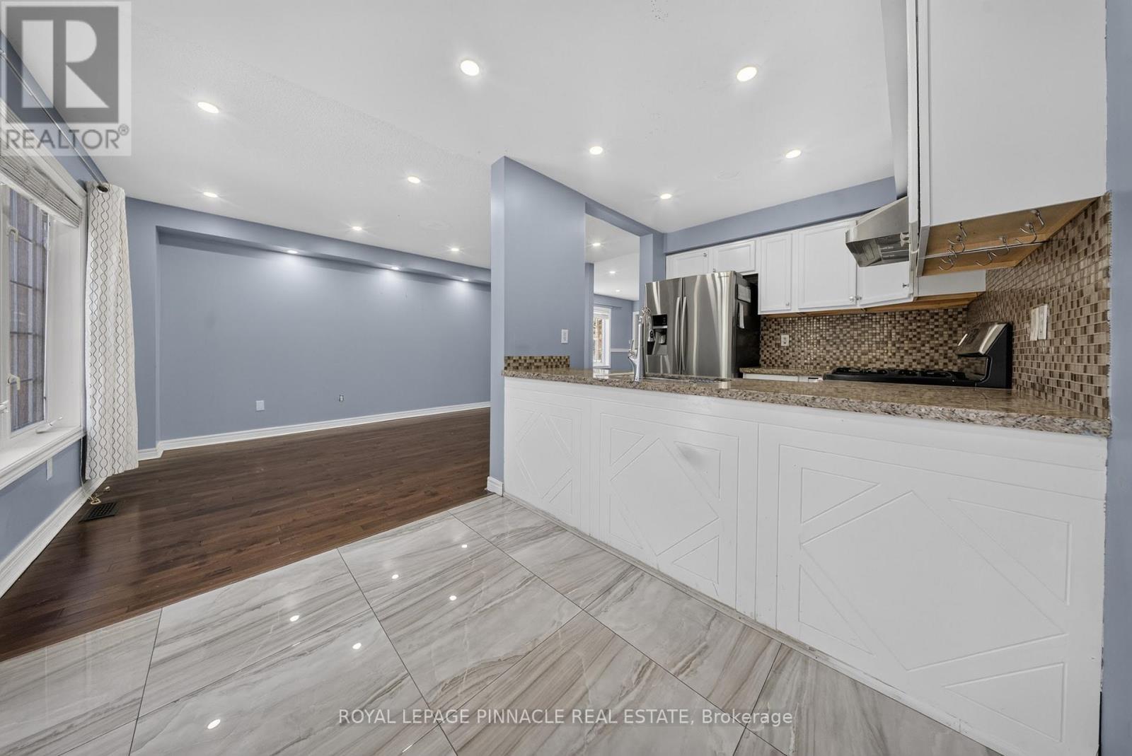23 Prince Crescent, Brampton, ON - Indoor Photo Showing Kitchen
