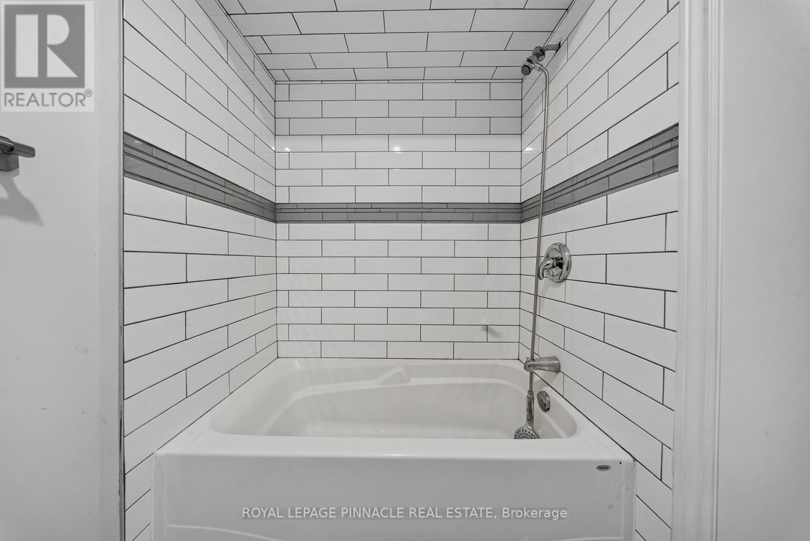 23 Prince Crescent, Brampton, ON - Indoor Photo Showing Bathroom