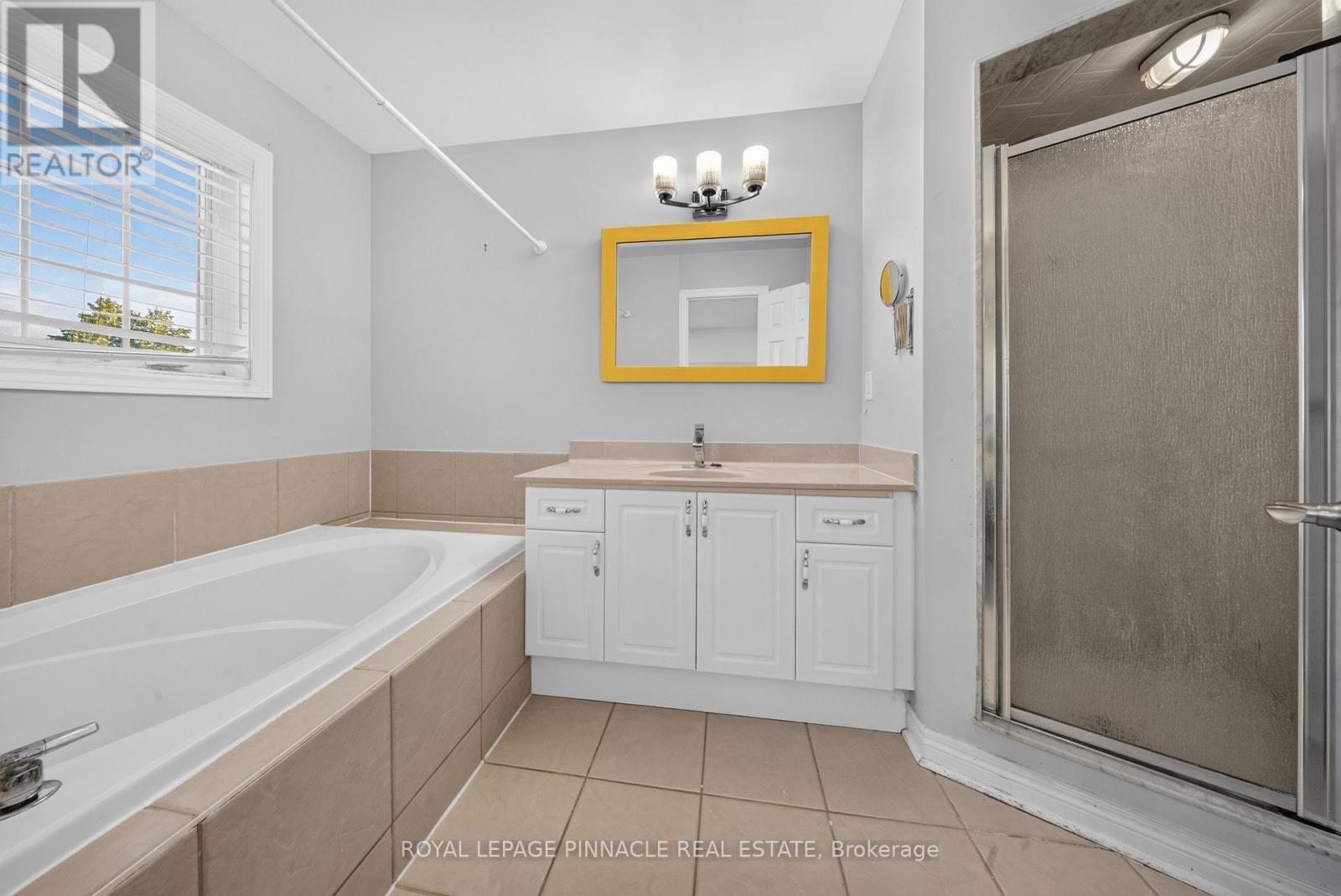 23 Prince Crescent, Brampton, ON - Indoor Photo Showing Bathroom