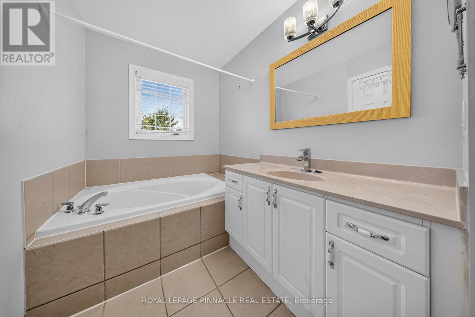 23 Prince Crescent, Brampton, ON - Indoor Photo Showing Bathroom