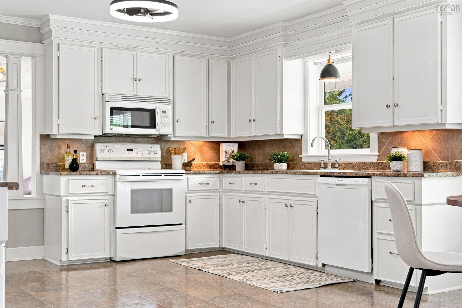 117 Dill Road, Currys Corner, NS - Indoor Photo Showing Kitchen