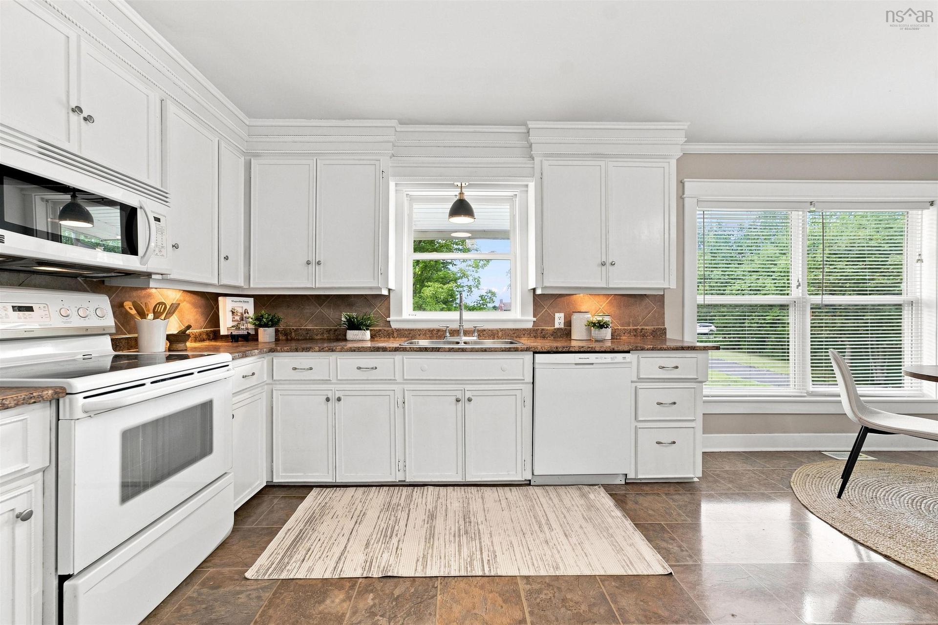 117 Dill Road, Currys Corner, NS - Indoor Photo Showing Kitchen With Double Sink