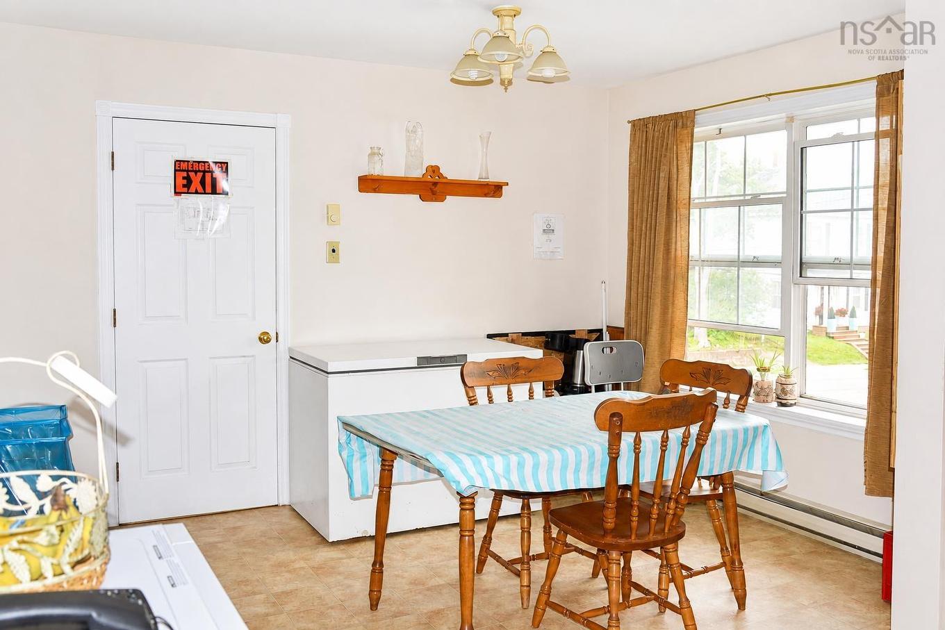 105 Park Street, Truro, NS - Indoor Photo Showing Dining Room
