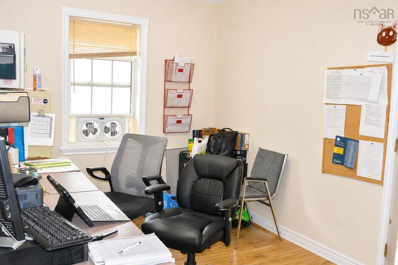 105 Park Street, Truro, NS - Indoor