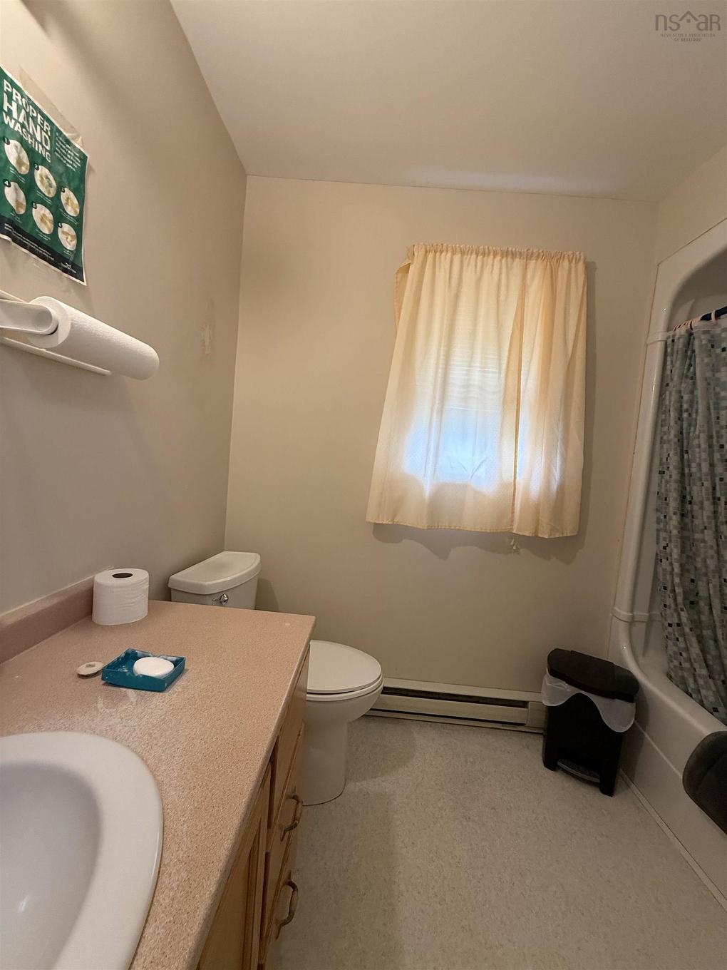 105 Park Street, Truro, NS - Indoor Photo Showing Bathroom