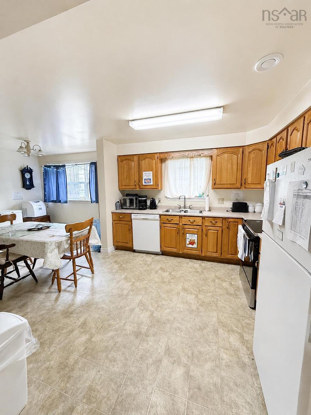 105 Park Street, Truro, NS - Indoor Photo Showing Kitchen With Double Sink