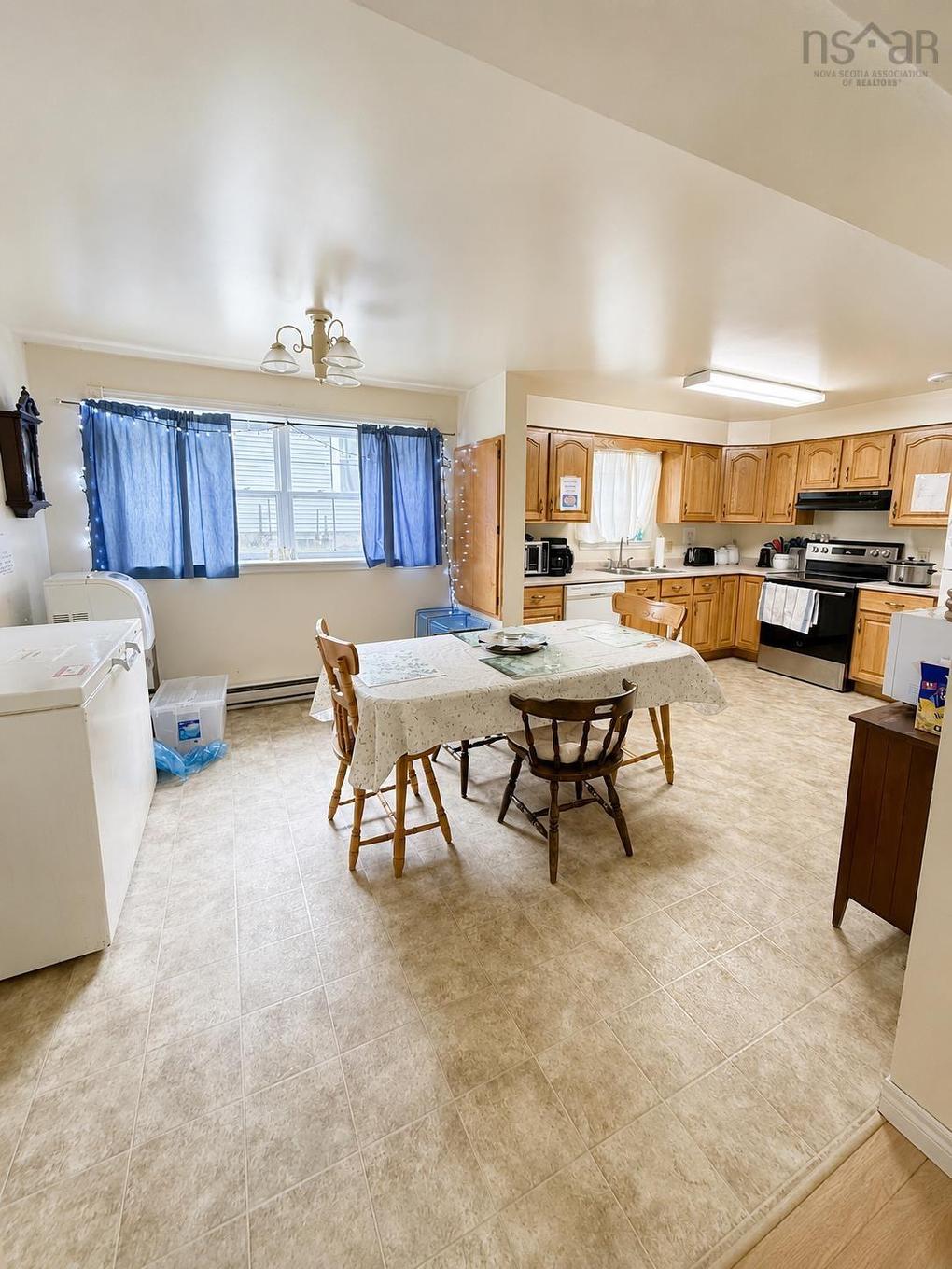 105 Park Street, Truro, NS - Indoor