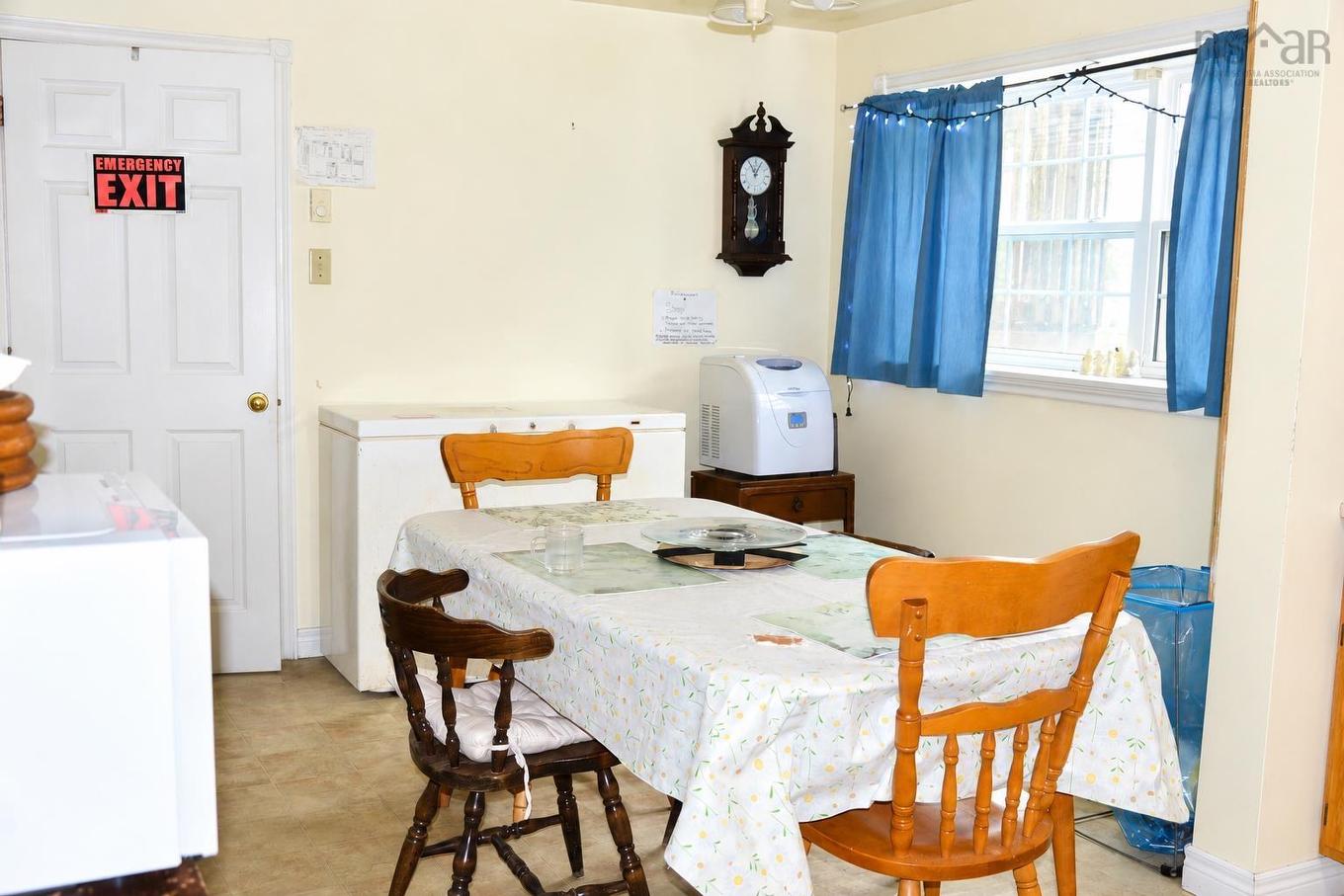105 Park Street, Truro, NS - Indoor Photo Showing Dining Room