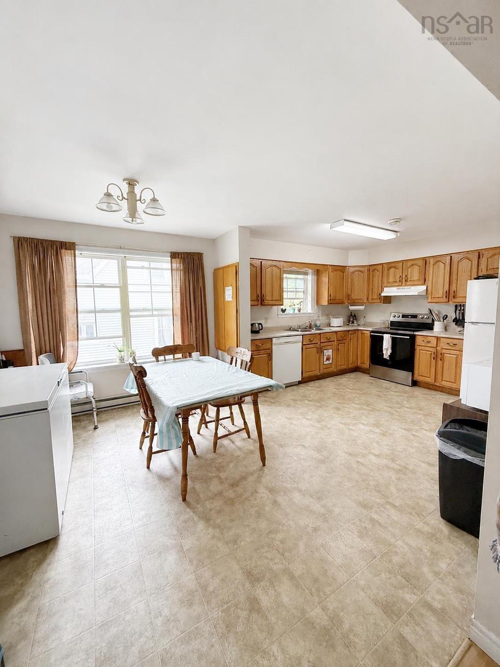 105 Park Street, Truro, NS - Indoor