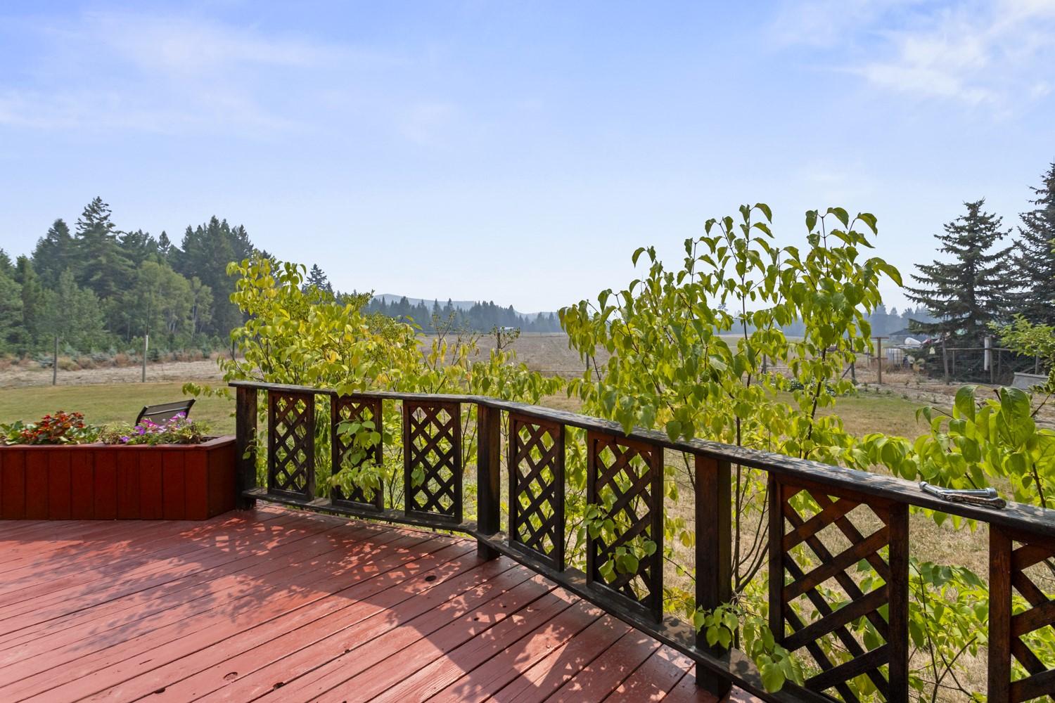 1889 7Th Street, Lister, BC - Outdoor With Deck Patio Veranda