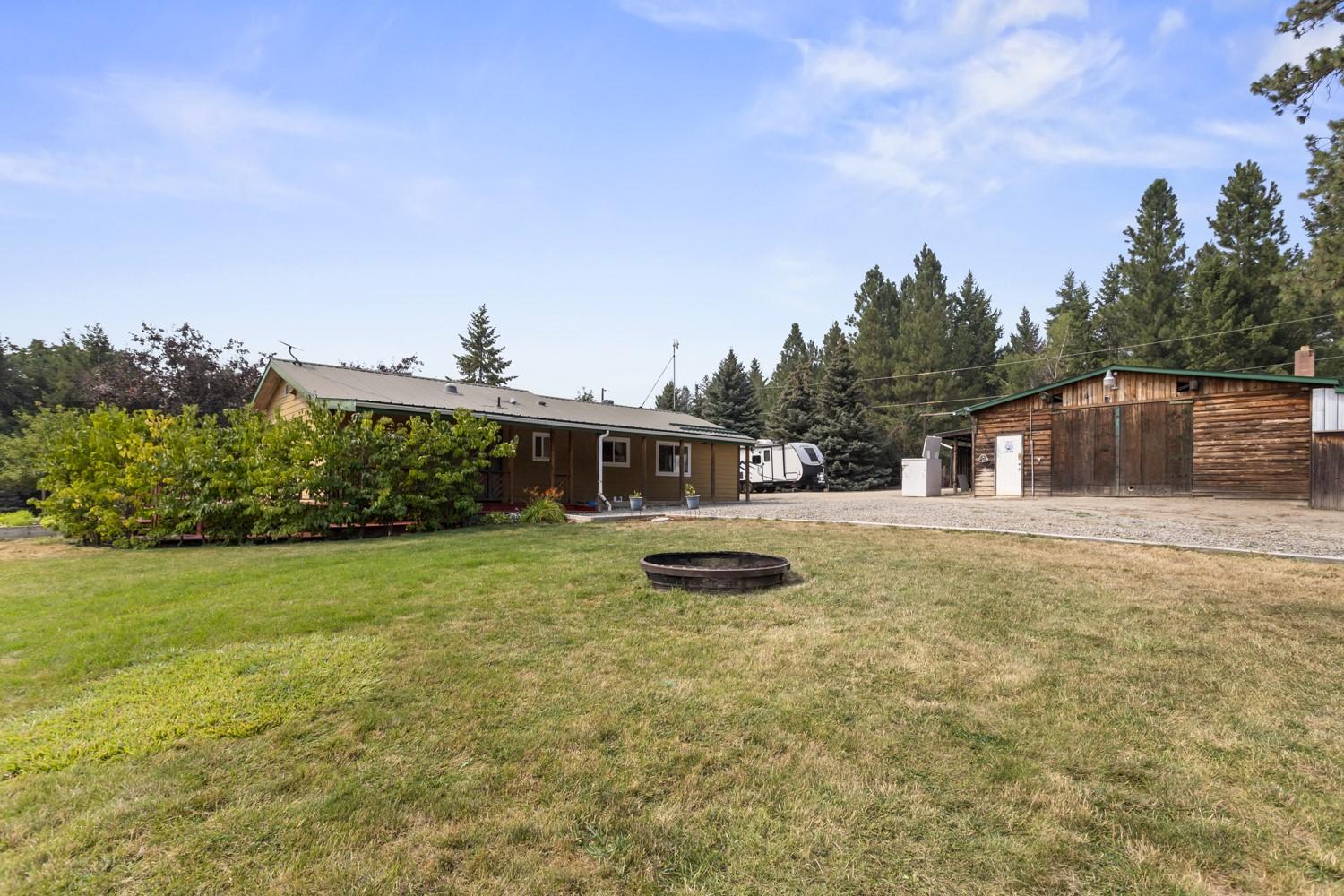 1889 7Th Street, Lister, BC - Outdoor