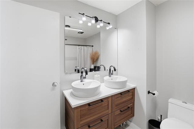 487 Bowman Ave, Winnipeg, MB - Indoor Photo Showing Bathroom