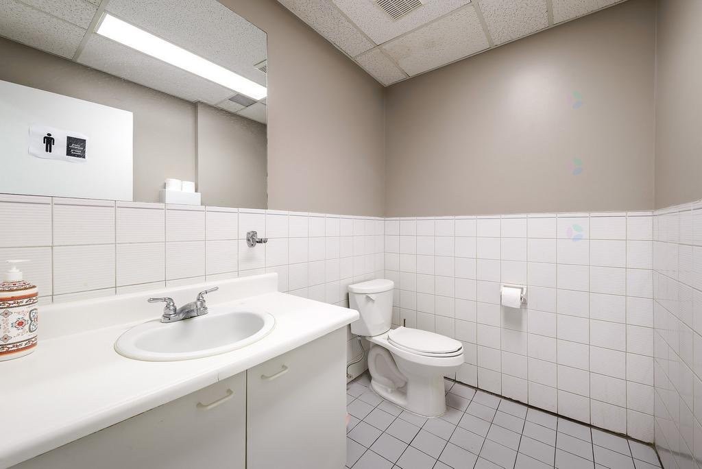 Bathroom - 201-600 Rue Sherbrooke E., Montréal (Ville-Marie), QC - Indoor Photo Showing Bathroom