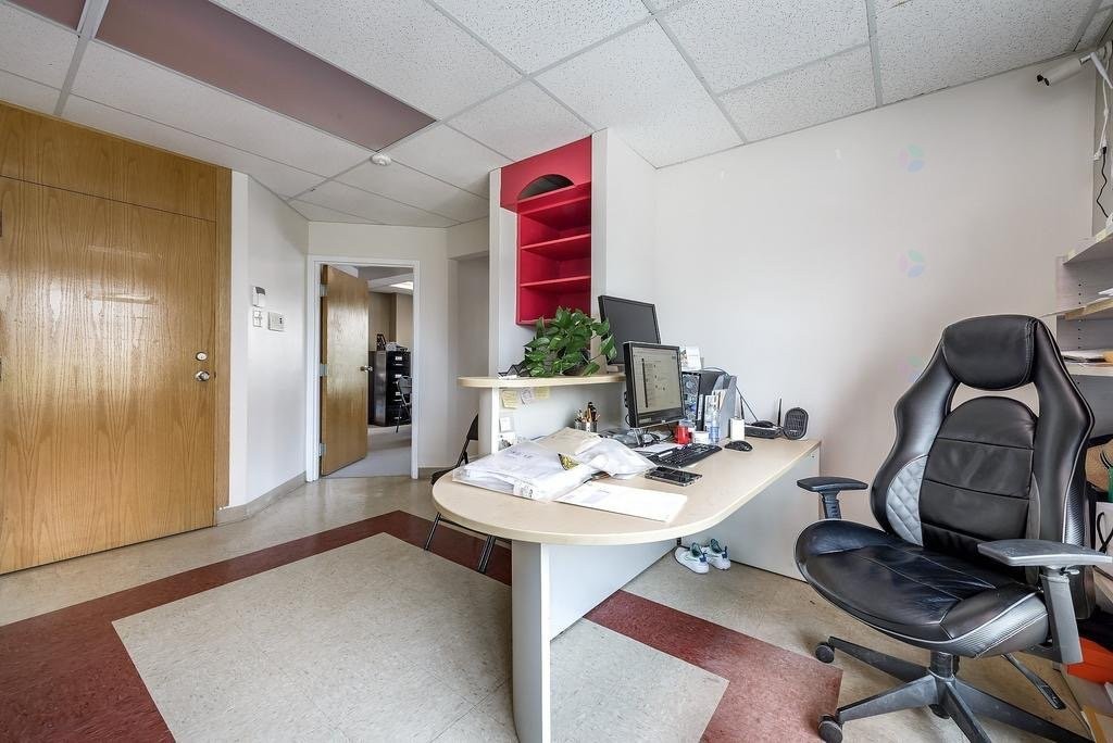 Office - 201-600 Rue Sherbrooke E., Montréal (Ville-Marie), QC - Indoor Photo Showing Office