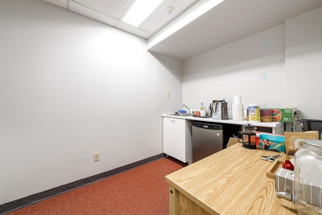 Office - 201-600 Rue Sherbrooke E., Montréal (Ville-Marie), QC - Indoor Photo Showing Other Room