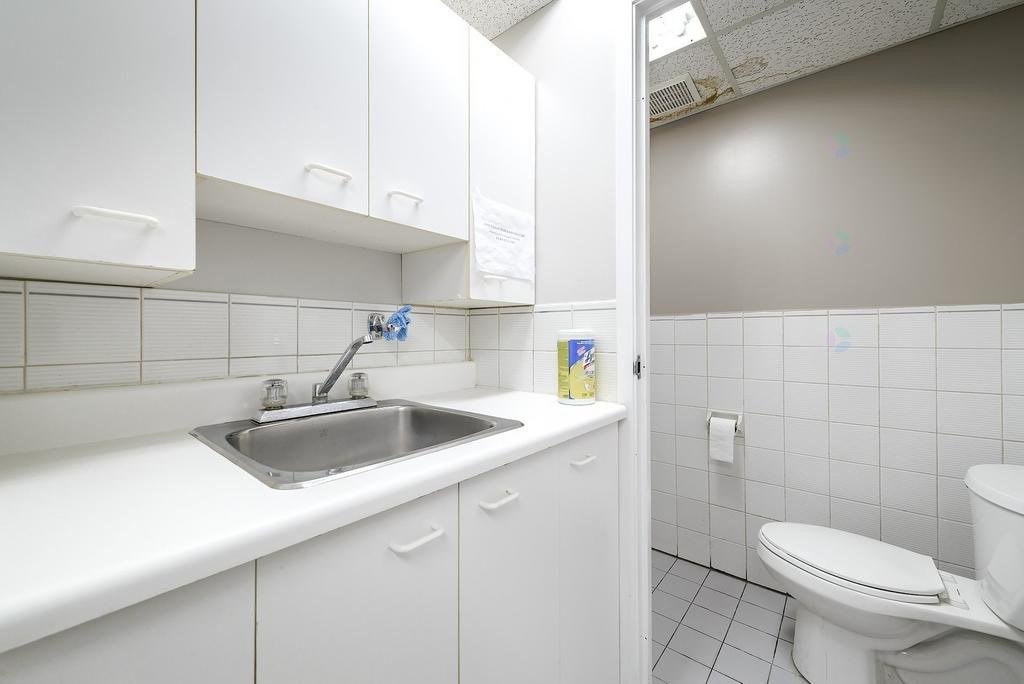 Bathroom - 201-600 Rue Sherbrooke E., Montréal (Ville-Marie), QC - Indoor Photo Showing Bathroom