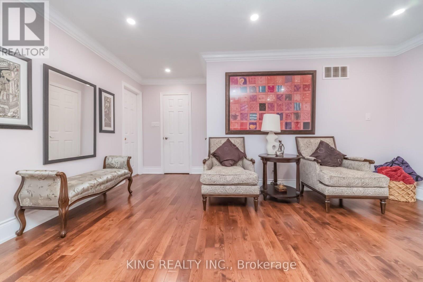1427 Grossi Street, Mississauga, ON - Indoor Photo Showing Living Room