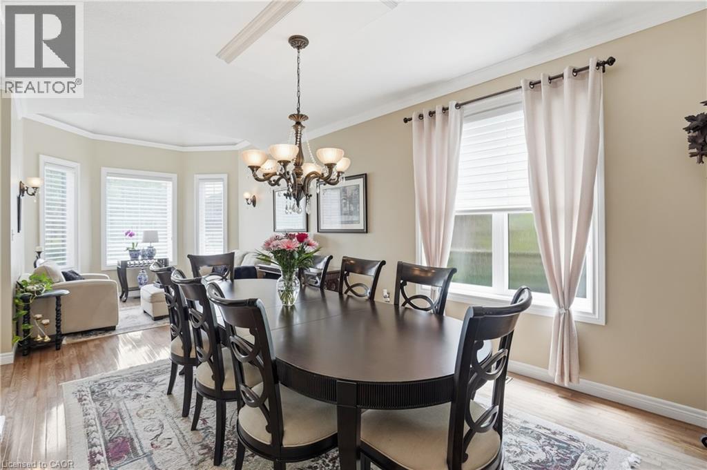 26 Shadetree Crescent, Stoney Creek, ON - Indoor Photo Showing Dining Room