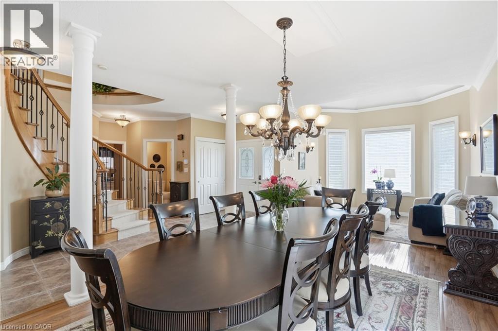 26 Shadetree Crescent, Stoney Creek, ON - Indoor Photo Showing Dining Room