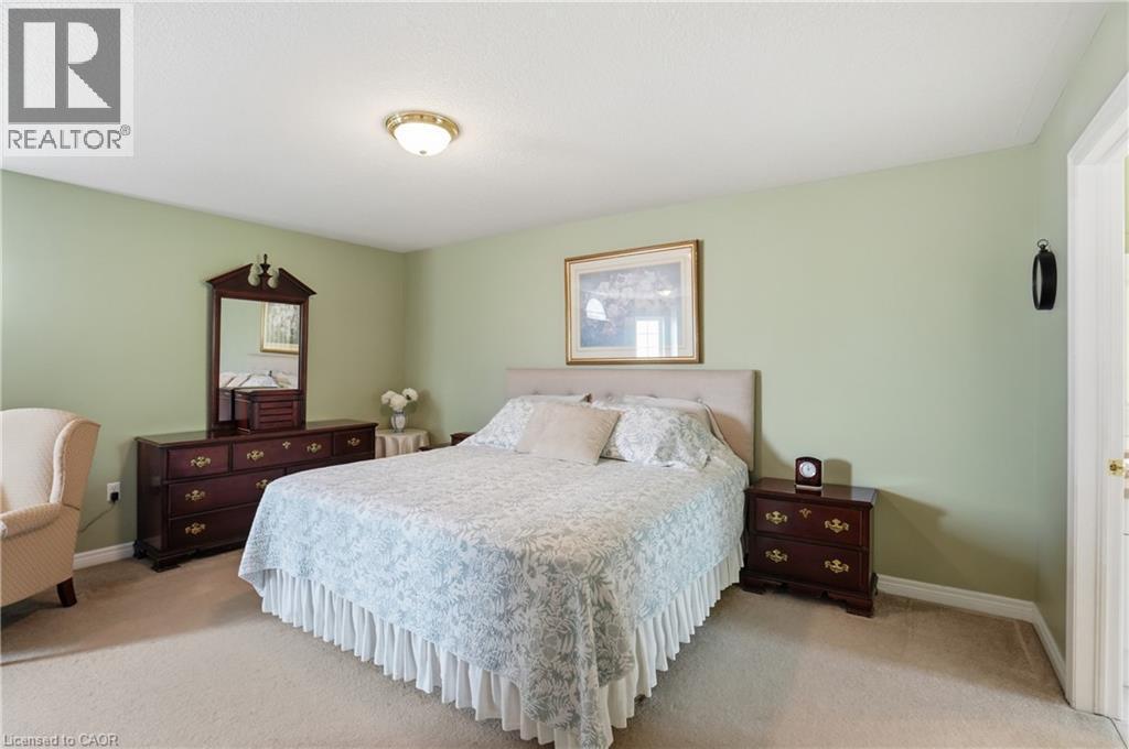 26 Shadetree Crescent, Stoney Creek, ON - Indoor Photo Showing Bedroom