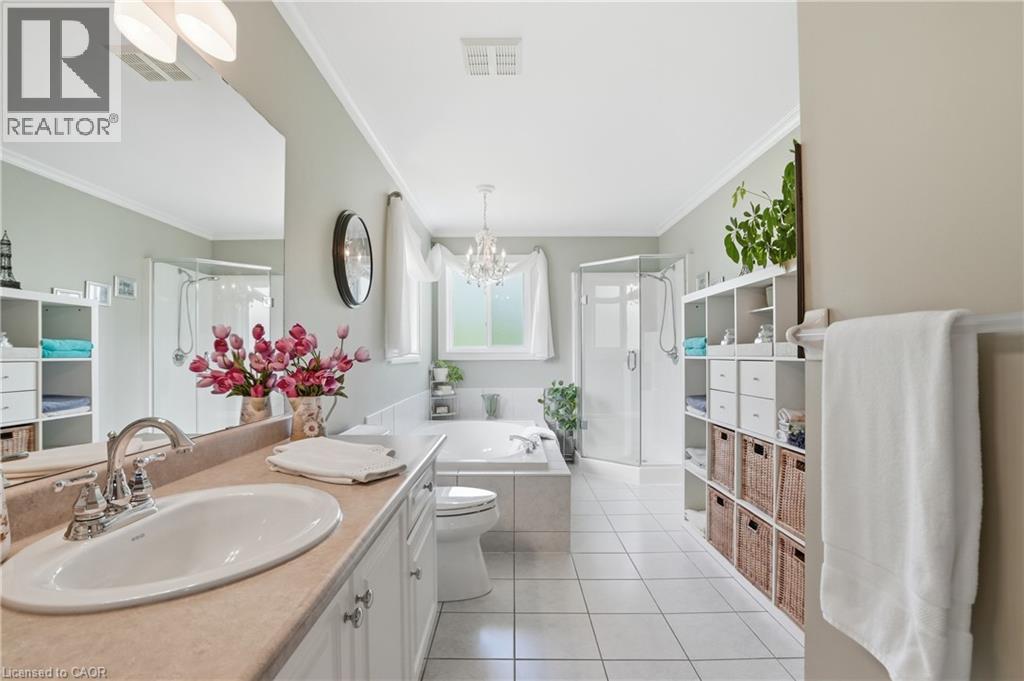 26 Shadetree Crescent, Stoney Creek, ON - Indoor Photo Showing Bathroom