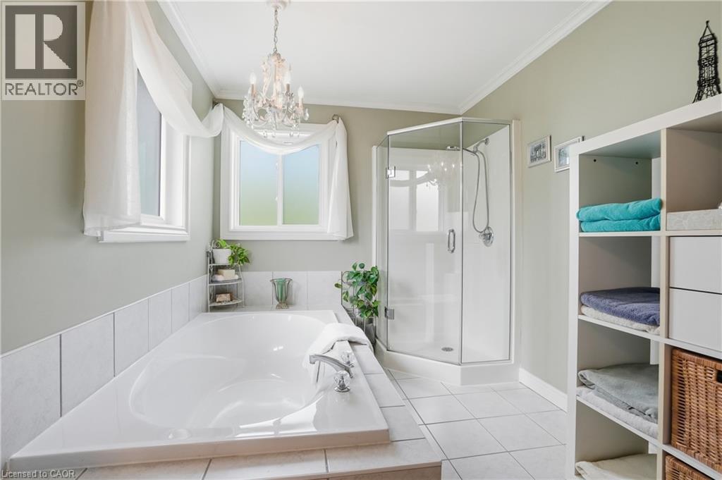 26 Shadetree Crescent, Stoney Creek, ON - Indoor Photo Showing Bathroom