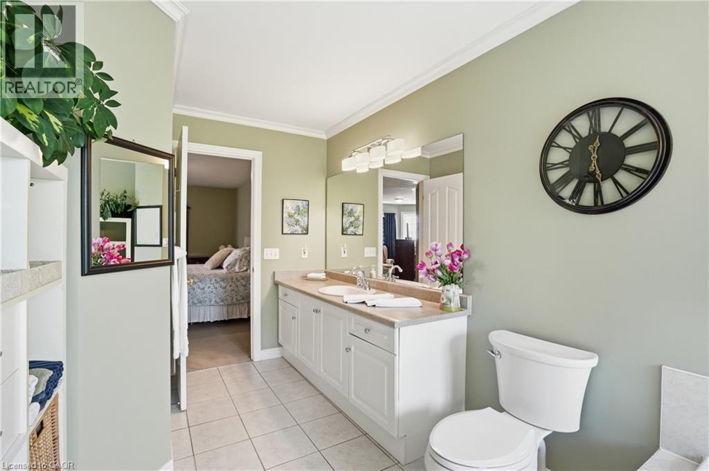 26 Shadetree Crescent, Stoney Creek, ON - Indoor Photo Showing Bathroom