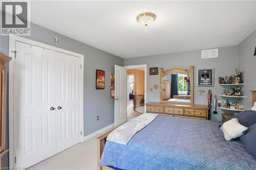 26 Shadetree Crescent, Stoney Creek, ON - Indoor Photo Showing Bedroom