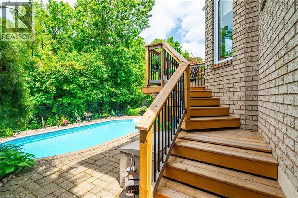 26 Shadetree Crescent, Stoney Creek, ON - Outdoor With In Ground Pool With Deck Patio Veranda