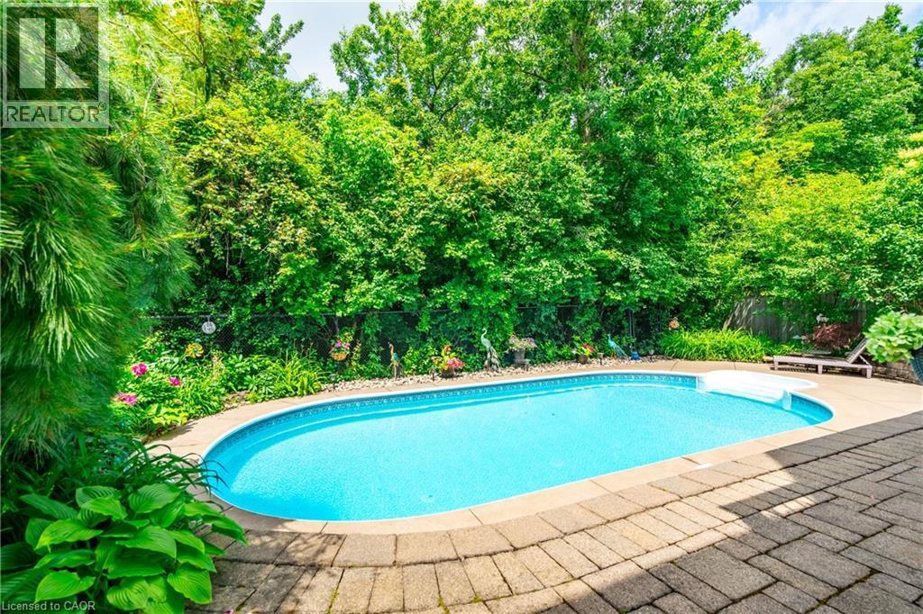 26 Shadetree Crescent, Stoney Creek, ON - Outdoor With In Ground Pool With Deck Patio Veranda