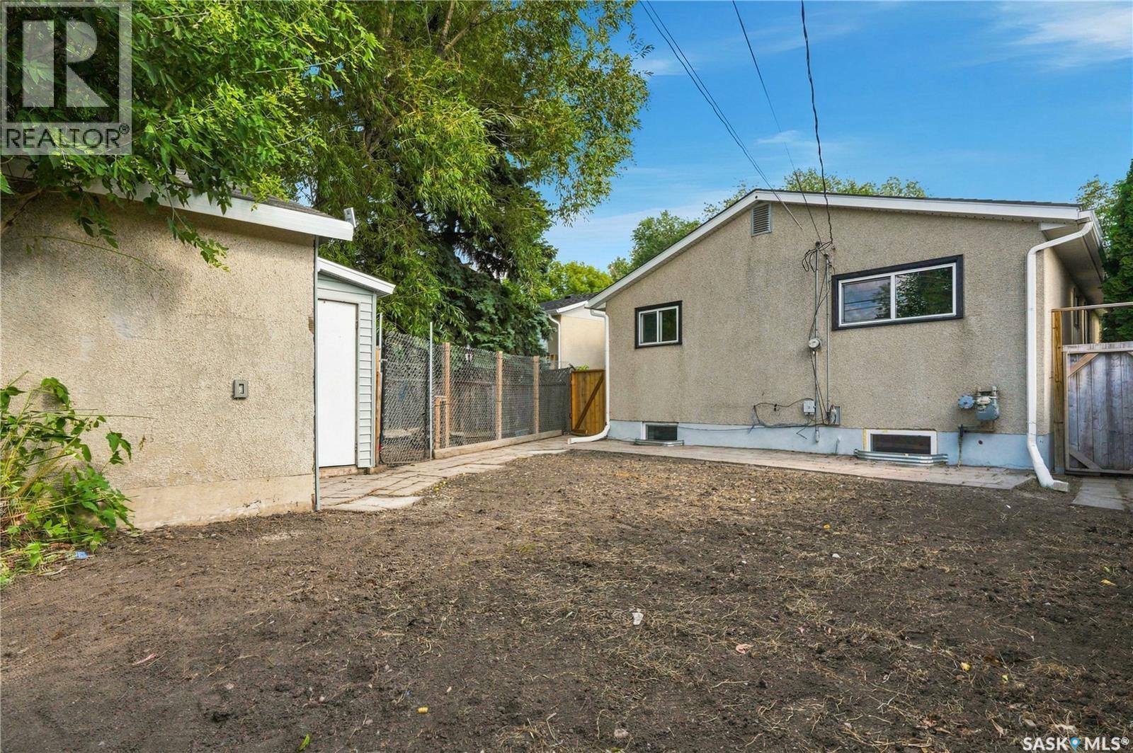 69 Rita Crescent, Saskatoon, SK - Outdoor With Exterior