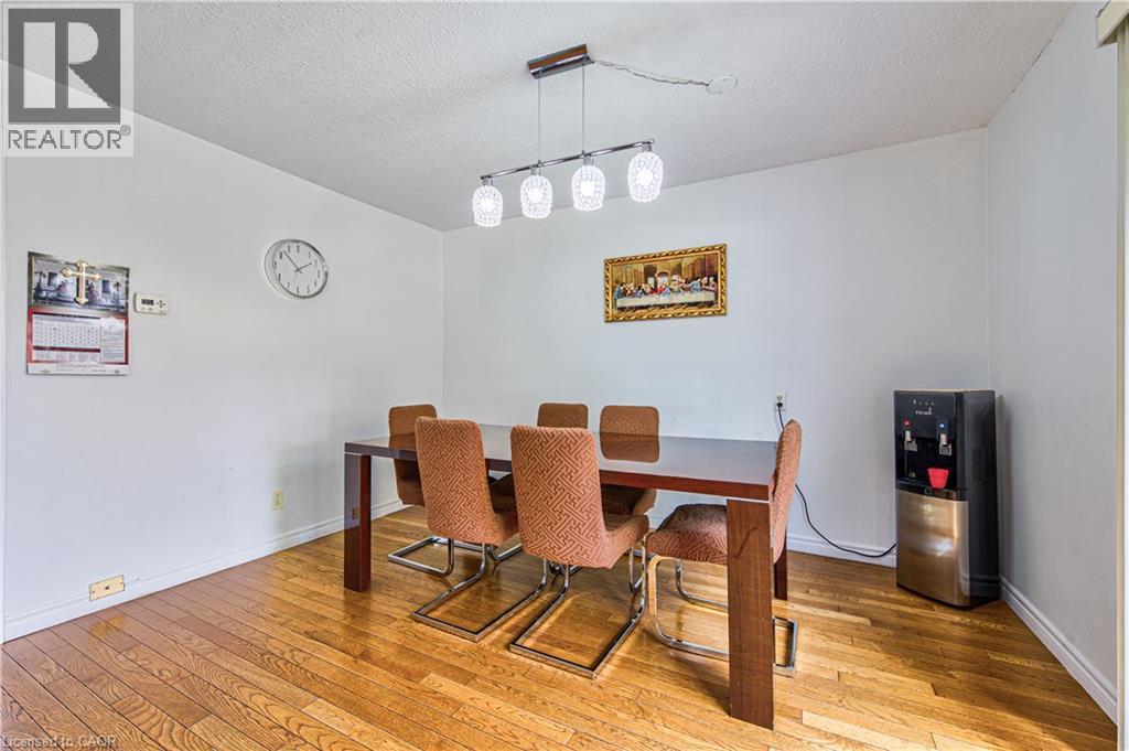 98 Monteagle Crescent, Kitchener, ON - Indoor Photo Showing Dining Room