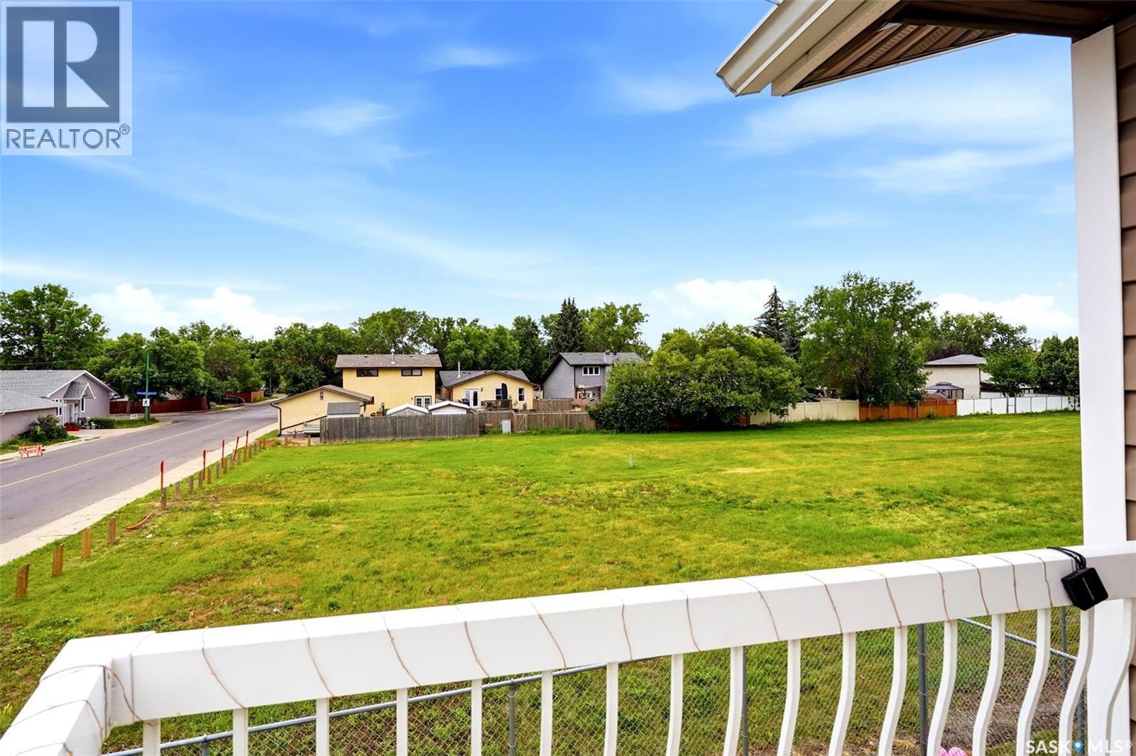 6419 Rochdale Boulevard, Regina, SK - Outdoor