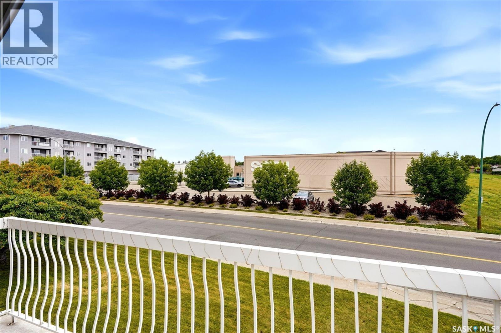 6419 Rochdale Boulevard, Regina, SK - Outdoor