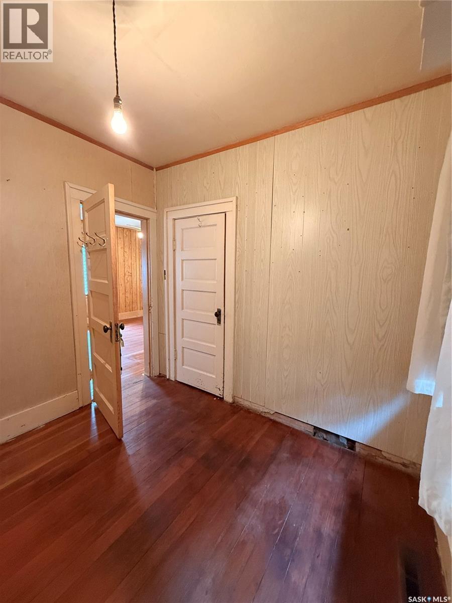 538 Centre Street, Shaunavon, SK - Indoor Photo Showing Other Room