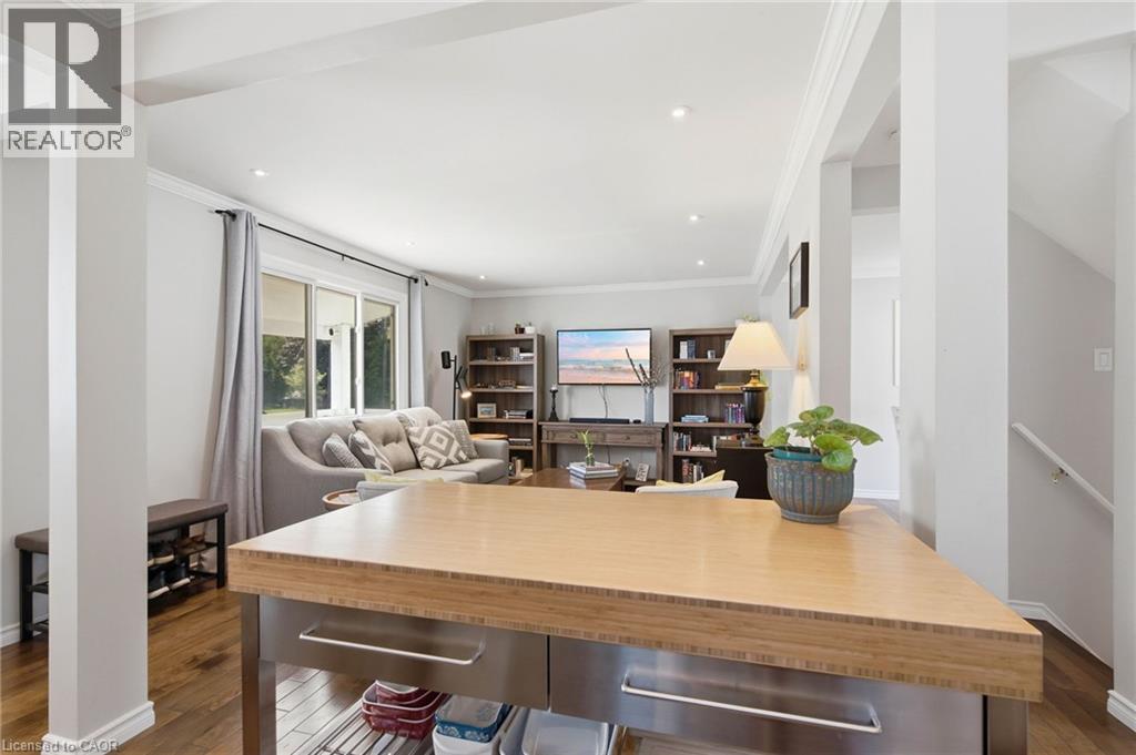 398 East 38Th Street, Hamilton, ON - Indoor