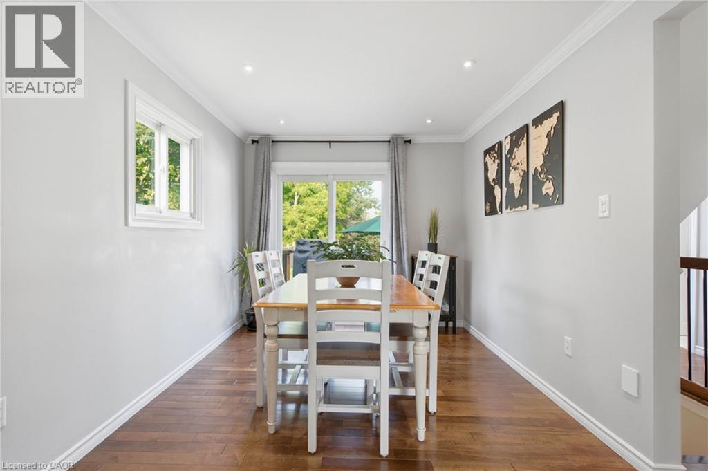 398 East 38Th Street, Hamilton, ON - Indoor Photo Showing Dining Room