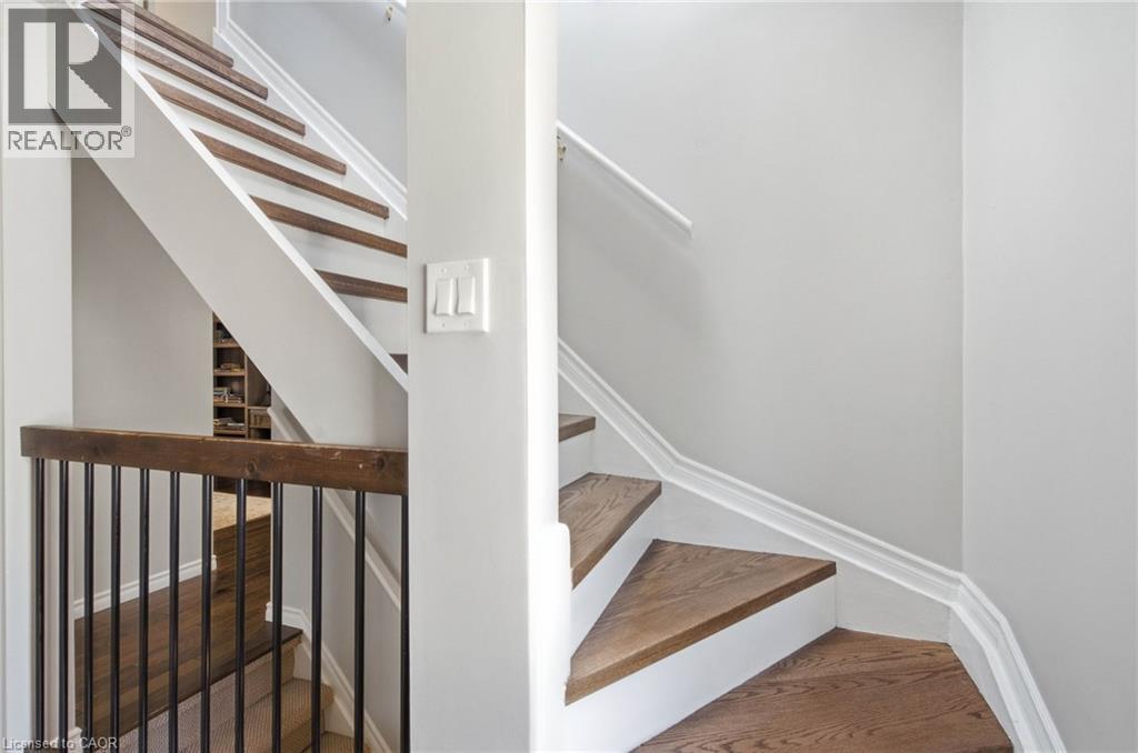 398 East 38Th Street, Hamilton, ON - Indoor Photo Showing Other Room
