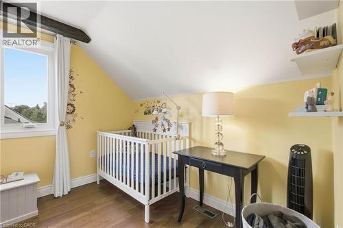 398 East 38Th Street, Hamilton, ON - Indoor Photo Showing Bedroom