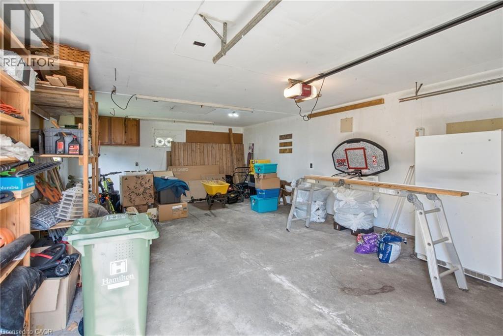 398 East 38Th Street, Hamilton, ON - Indoor Photo Showing Garage