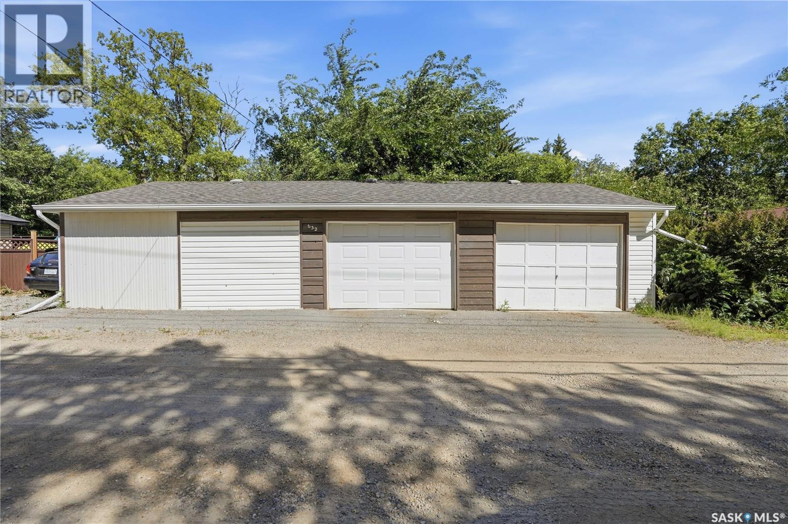 632 Grey Street, Regina, SK - Outdoor