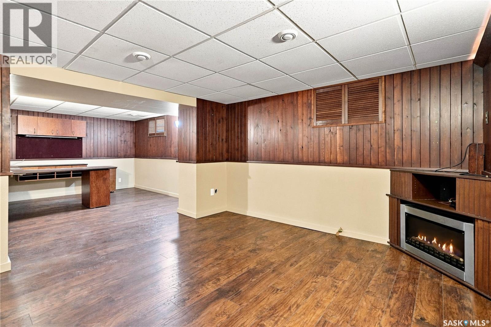 632 Grey Street, Regina, SK - Indoor With Fireplace