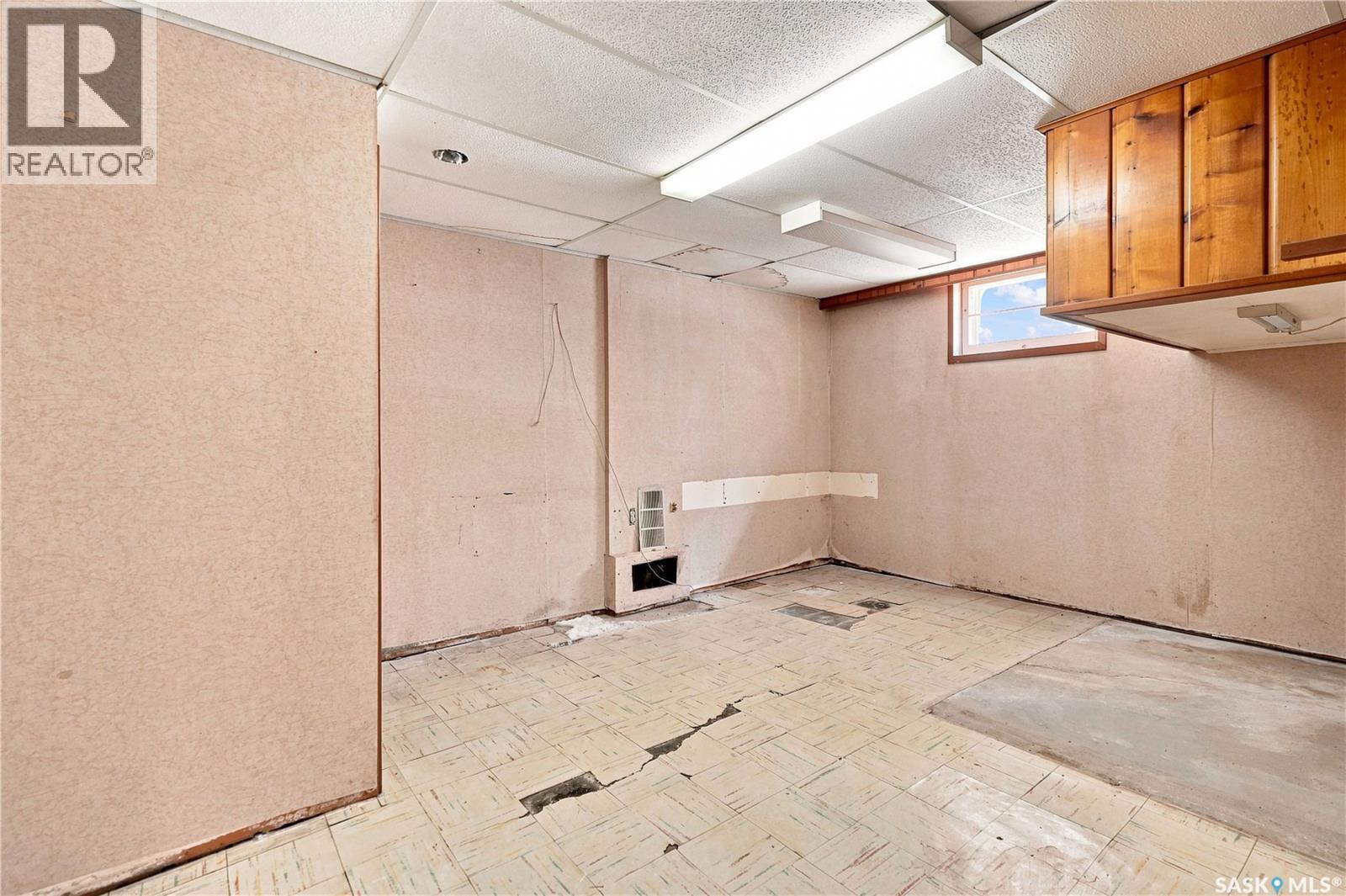 632 Grey Street, Regina, SK - Indoor Photo Showing Basement