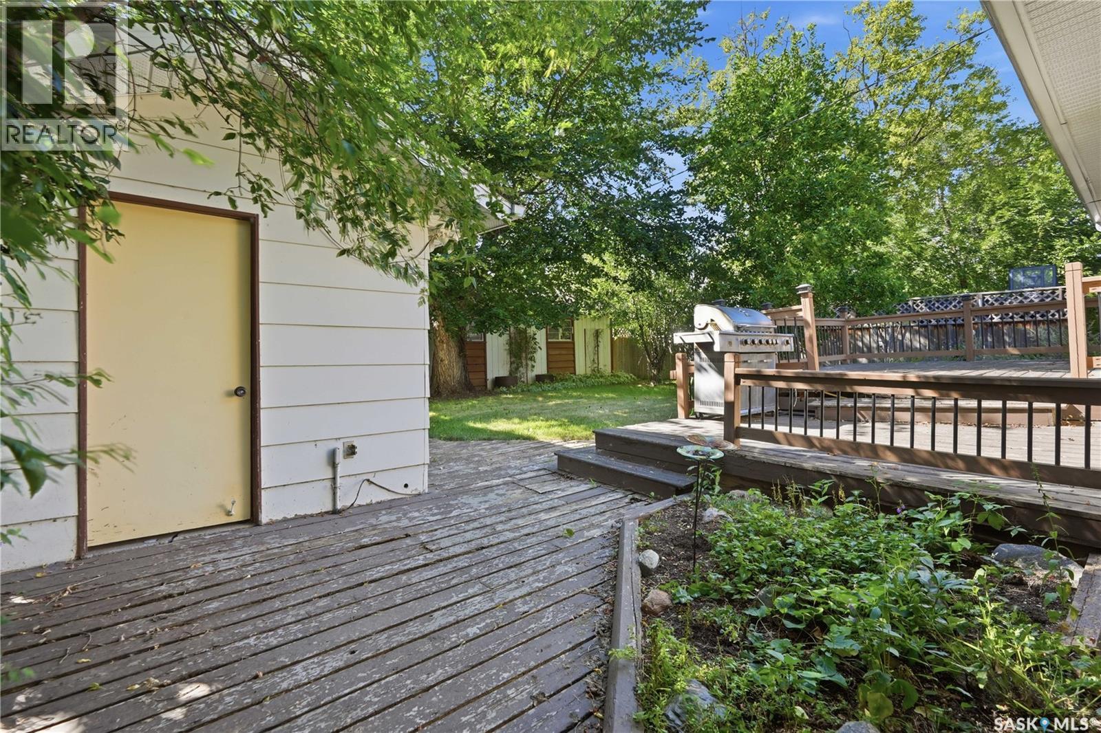 632 Grey Street, Regina, SK - Outdoor With Deck Patio Veranda With Exterior
