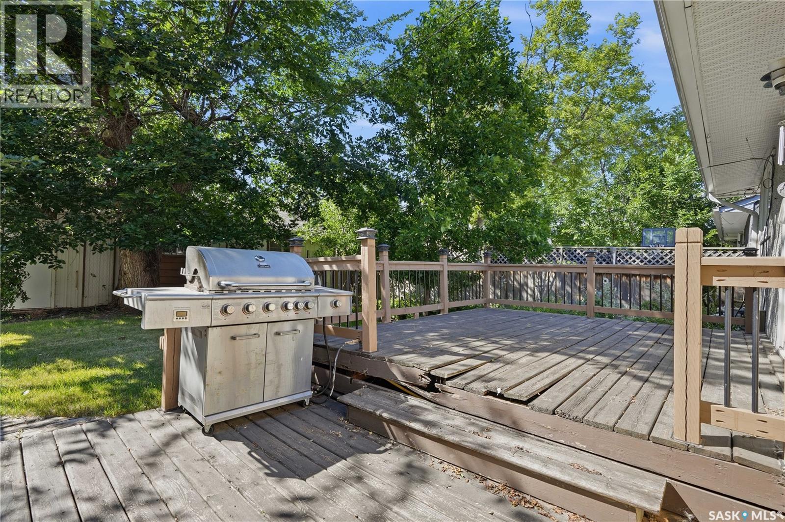 632 Grey Street, Regina, SK - Outdoor With Deck Patio Veranda
