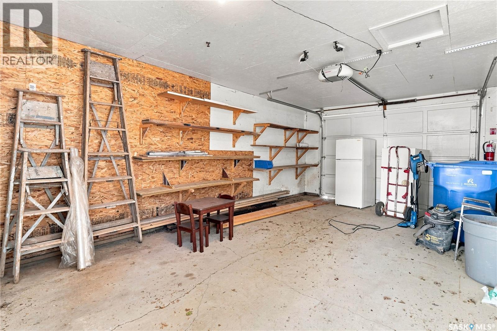 632 Grey Street, Regina, SK - Indoor Photo Showing Garage