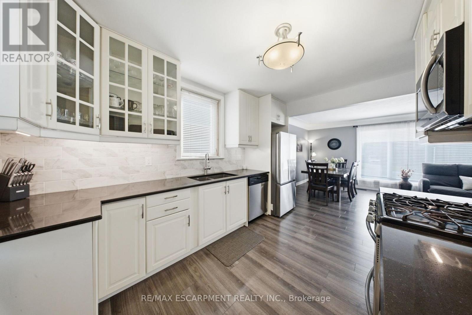 203 West 31St Street, Hamilton, ON - Indoor Photo Showing Kitchen