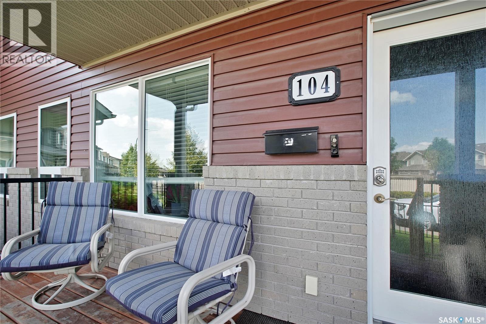 104 Shepherd Crescent, Saskatoon, SK - Outdoor With Deck Patio Veranda With Exterior