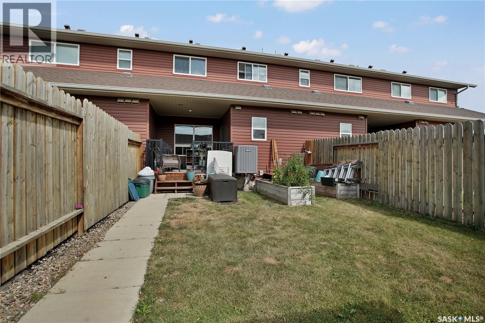 104 Shepherd Crescent, Saskatoon, SK - Outdoor With Deck Patio Veranda With Exterior