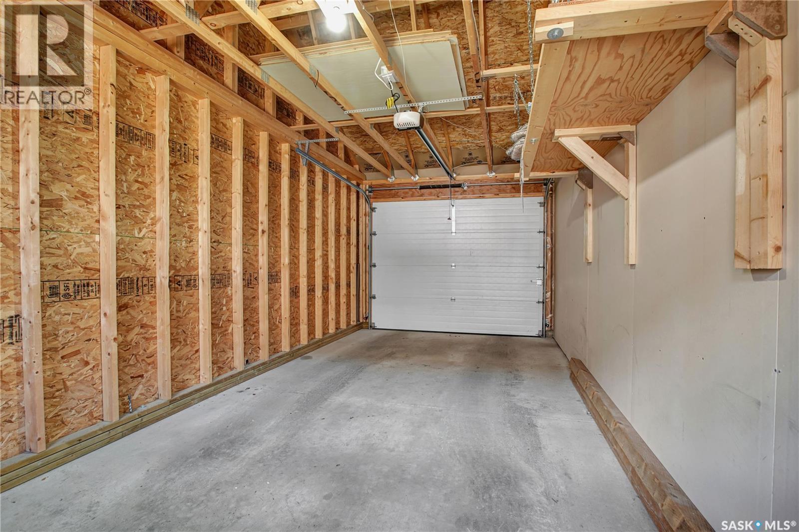 104 Shepherd Crescent, Saskatoon, SK - Indoor Photo Showing Garage